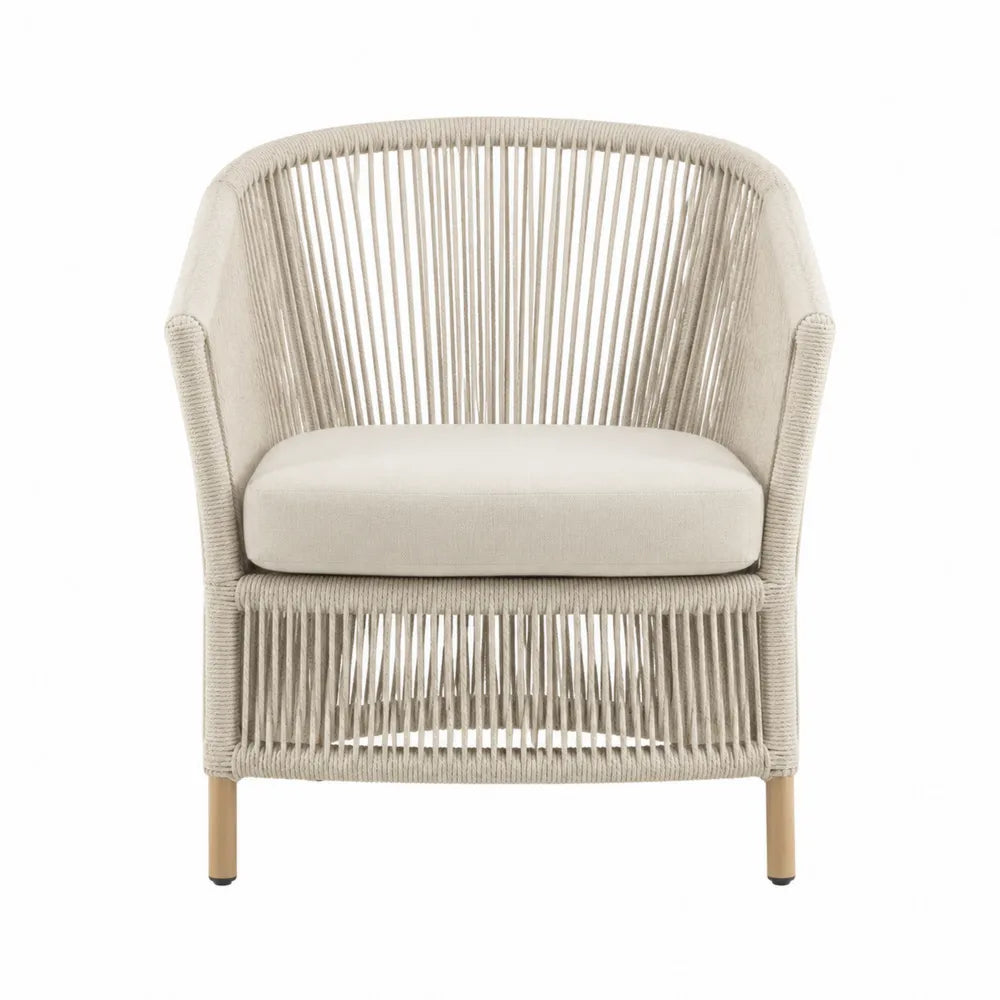 Poltrona con struttura in corda intrecciata e seduta imbottita in tessuto beige con gambe in legno naturale
